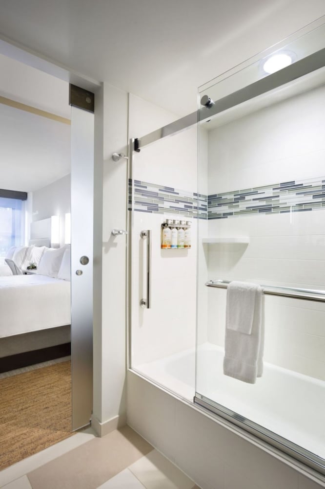 Renovated, 2 Double Beds, Bathtub، EVEN Hotel Rockville Washington DC Area 8/10