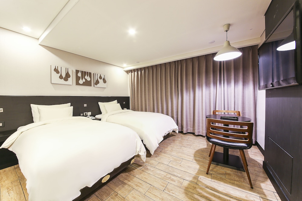 Hotel Kobos 19/57