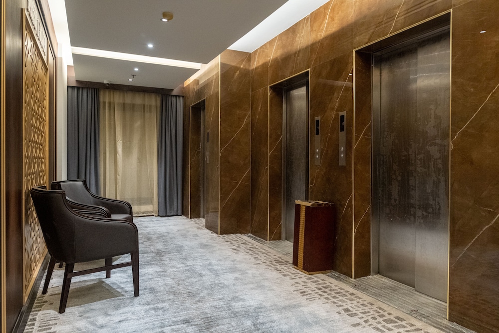 العنوان رزيدنس(Aleunwan Serviced Apartments) 6/53
