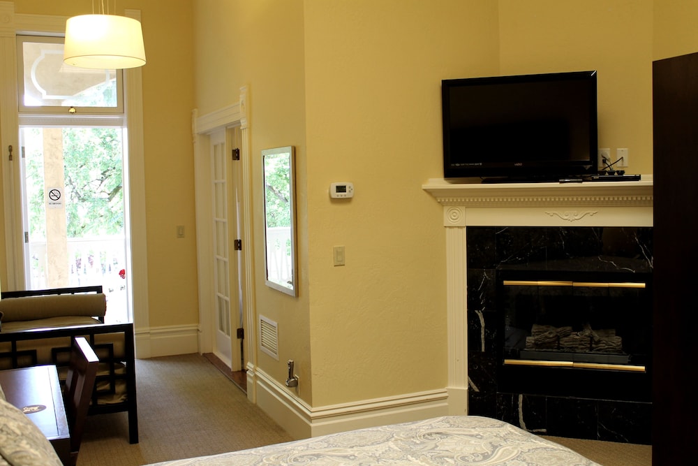 Healdsburg Inn on the Plaza, A Four Sisters Inn 2/54