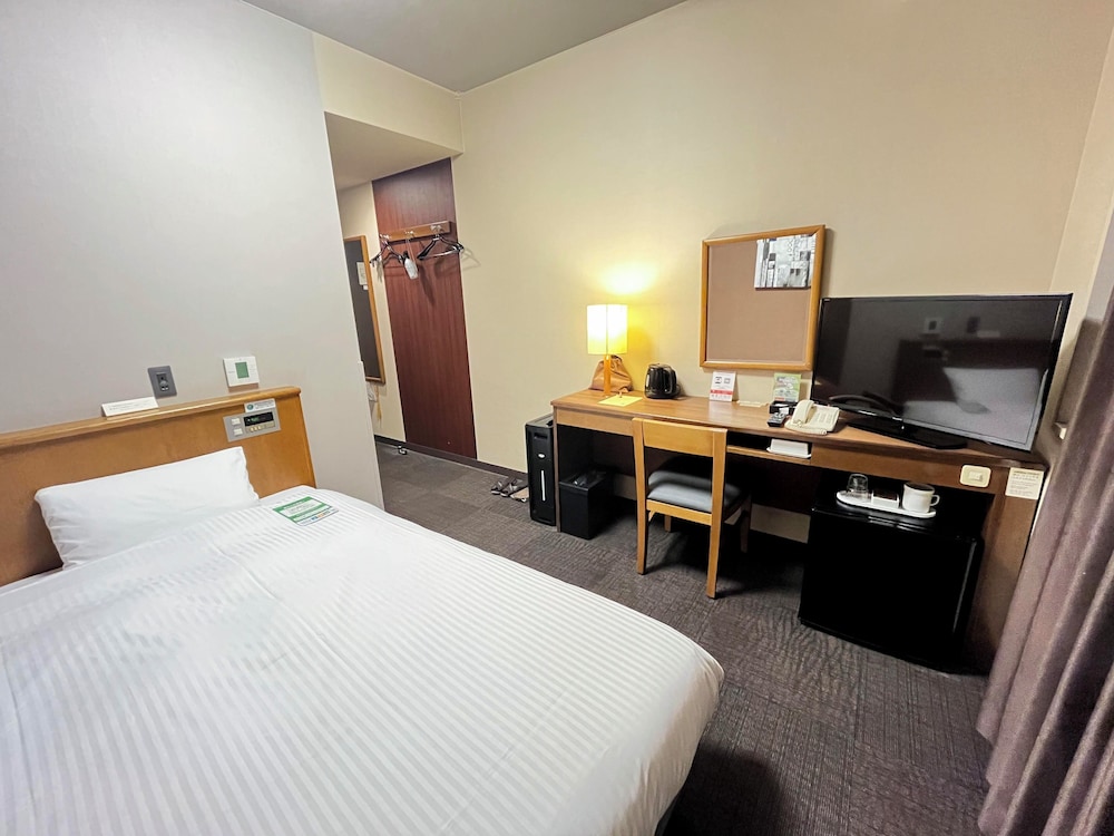 ROOM, SINGLE