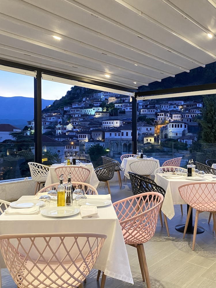 Portik Hotel 16/20