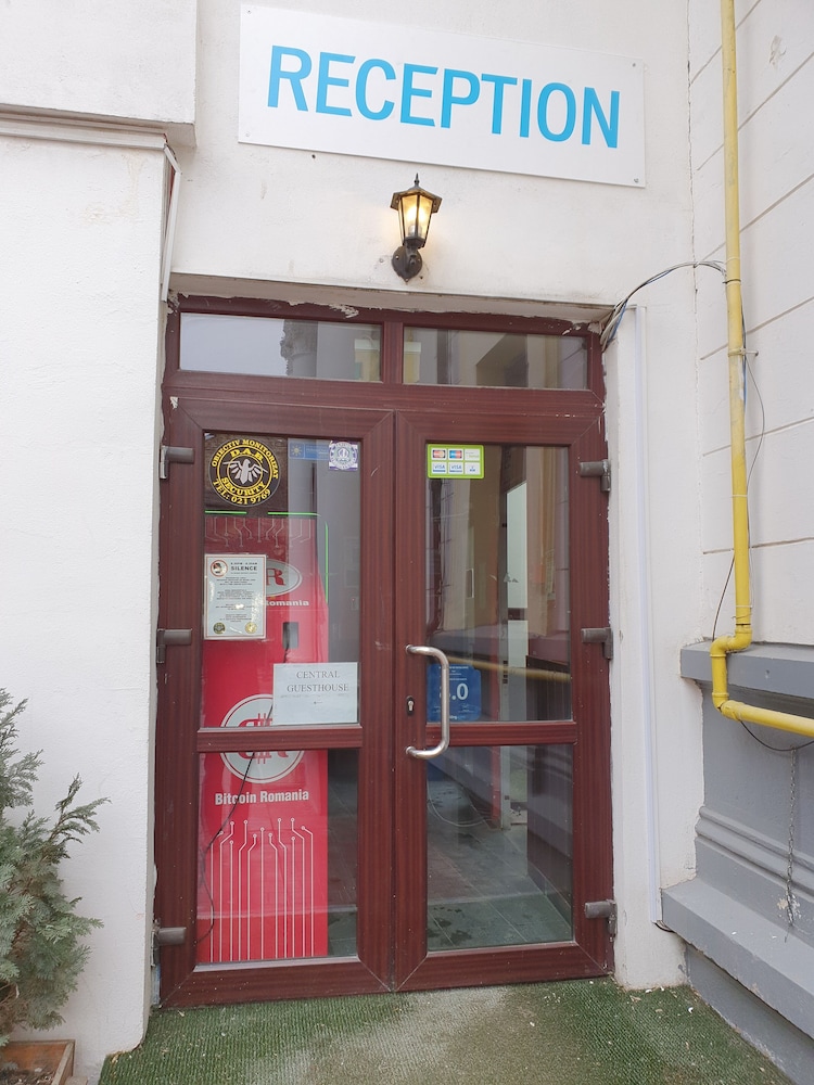 X Hostel Bucharest 2/44