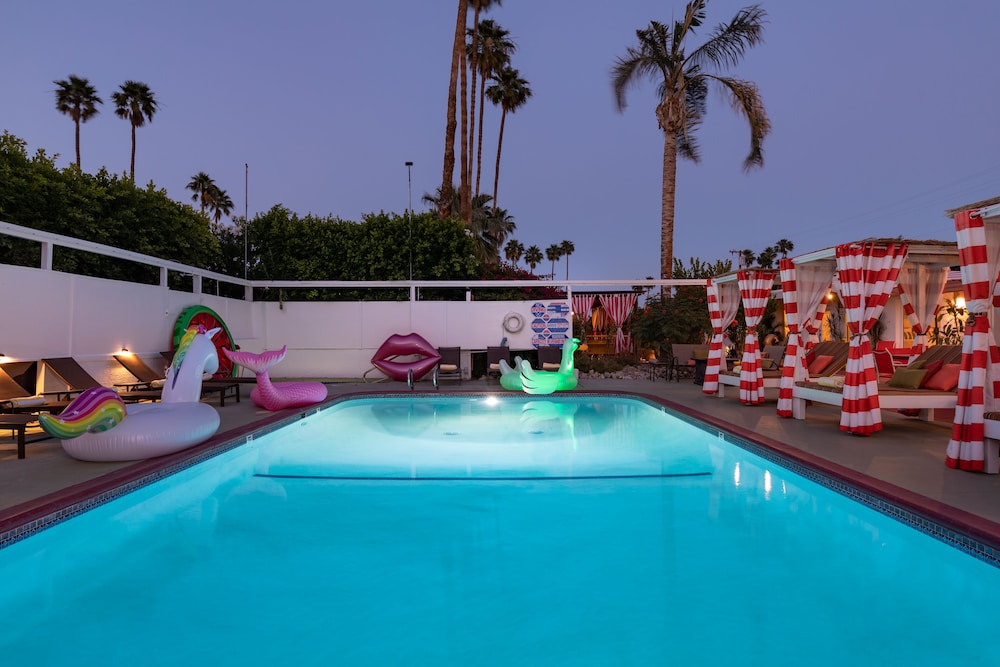 Float Palm Springs 14/50