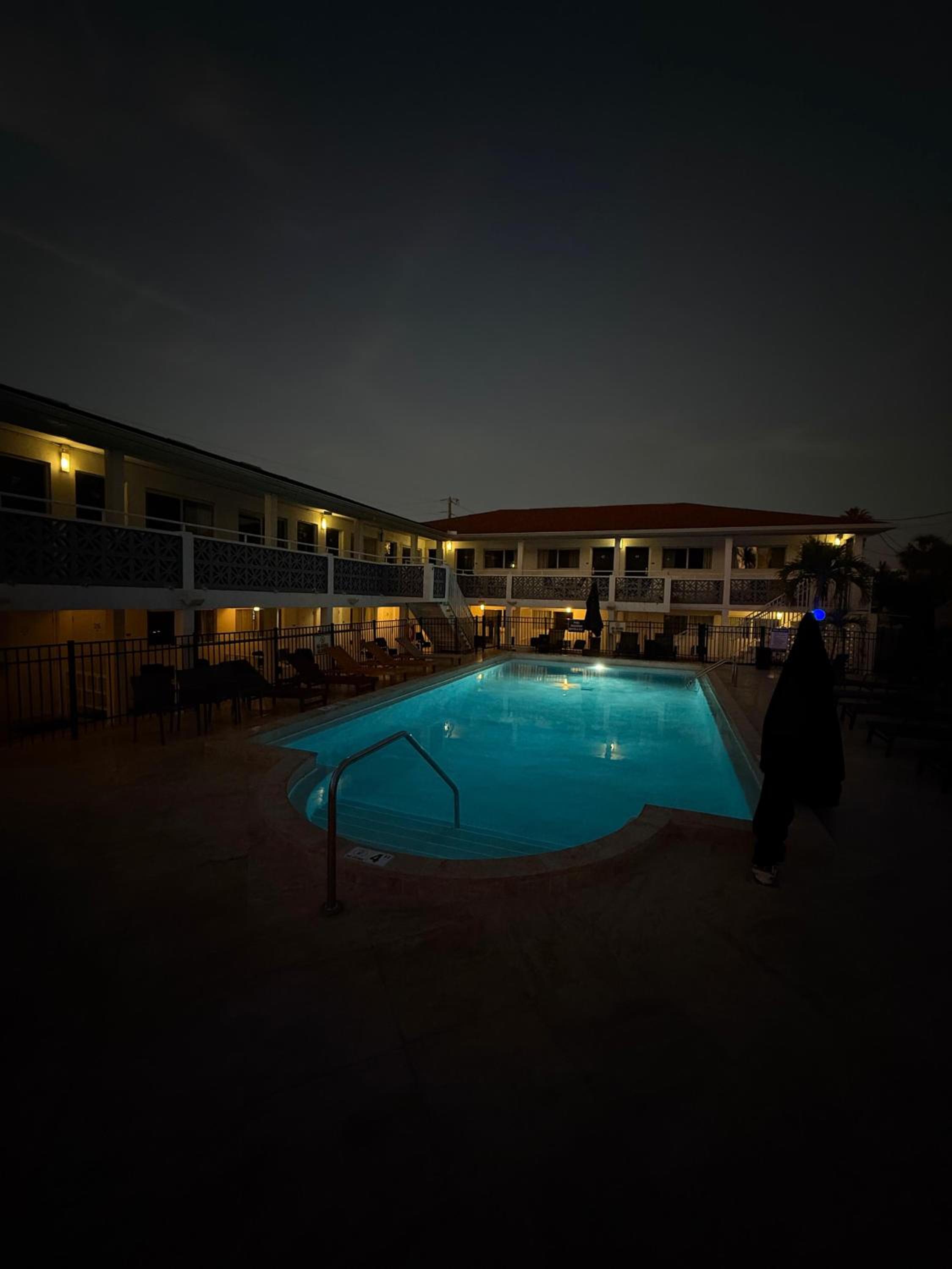 Holiday Isles Resort 8/25