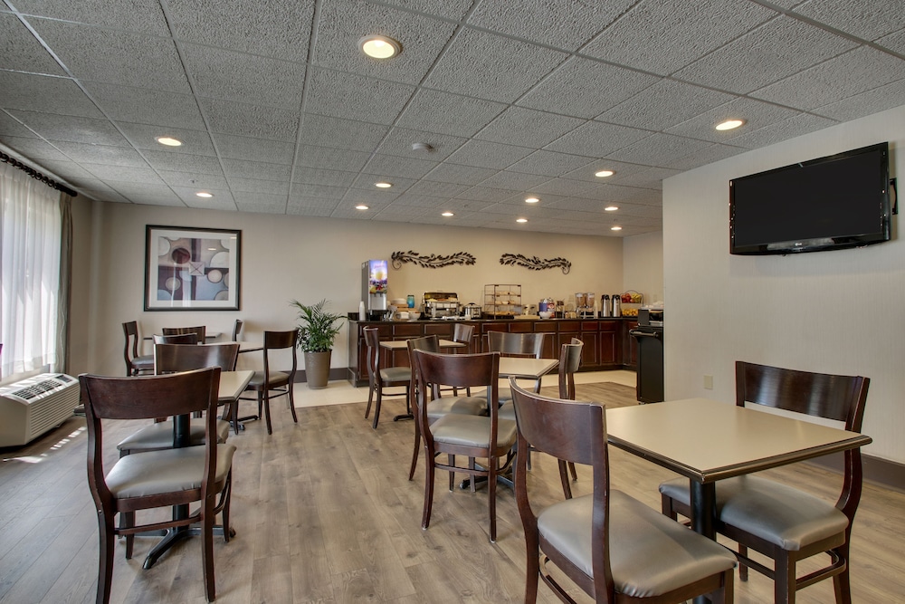 Wingfield Inn Suites 33/49