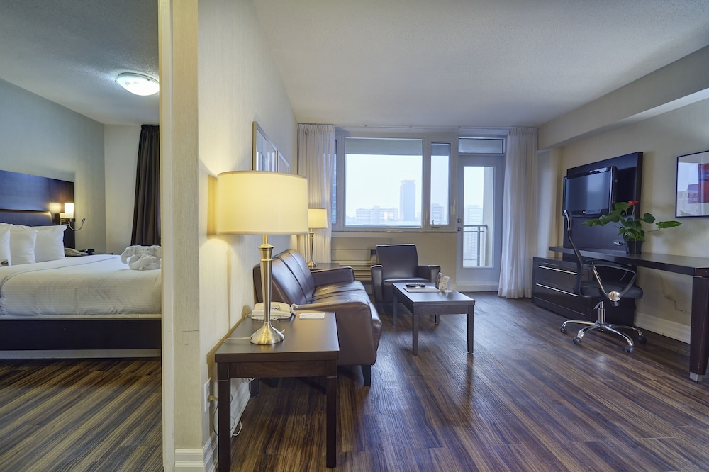 Town Inn Suites 32/44