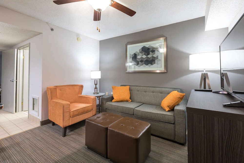 Country Inn & Suites By Radisson Lake Norman Huntersville NC 30/48