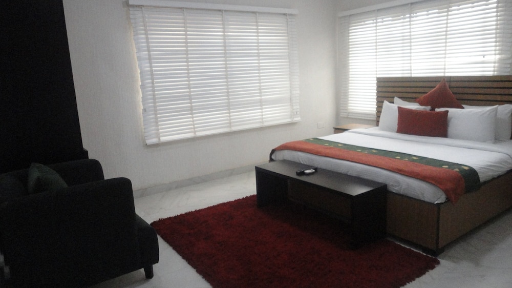 Mitros Residences 4/14