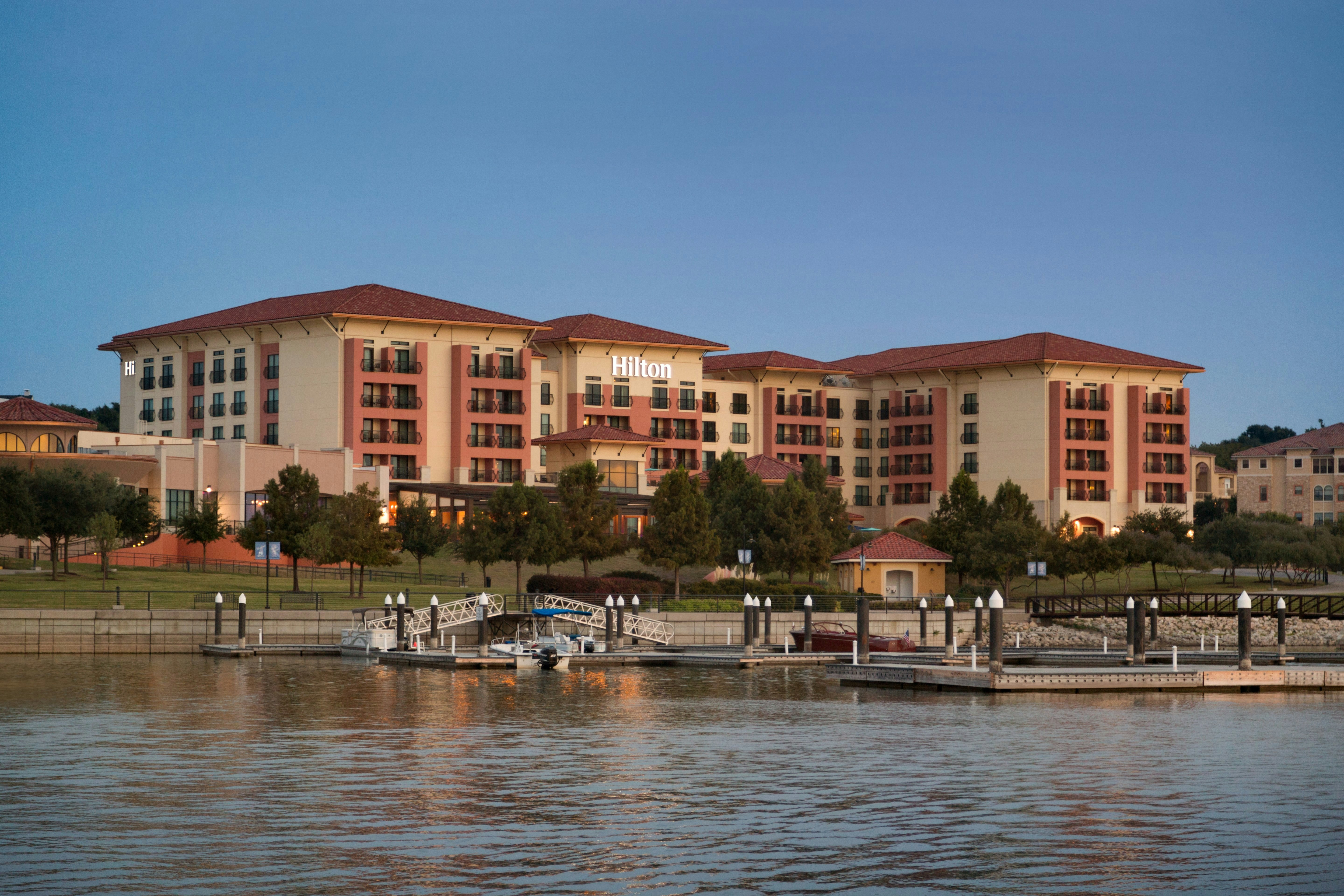 Hilton Dallas/Rockwall Lakefront 70/77