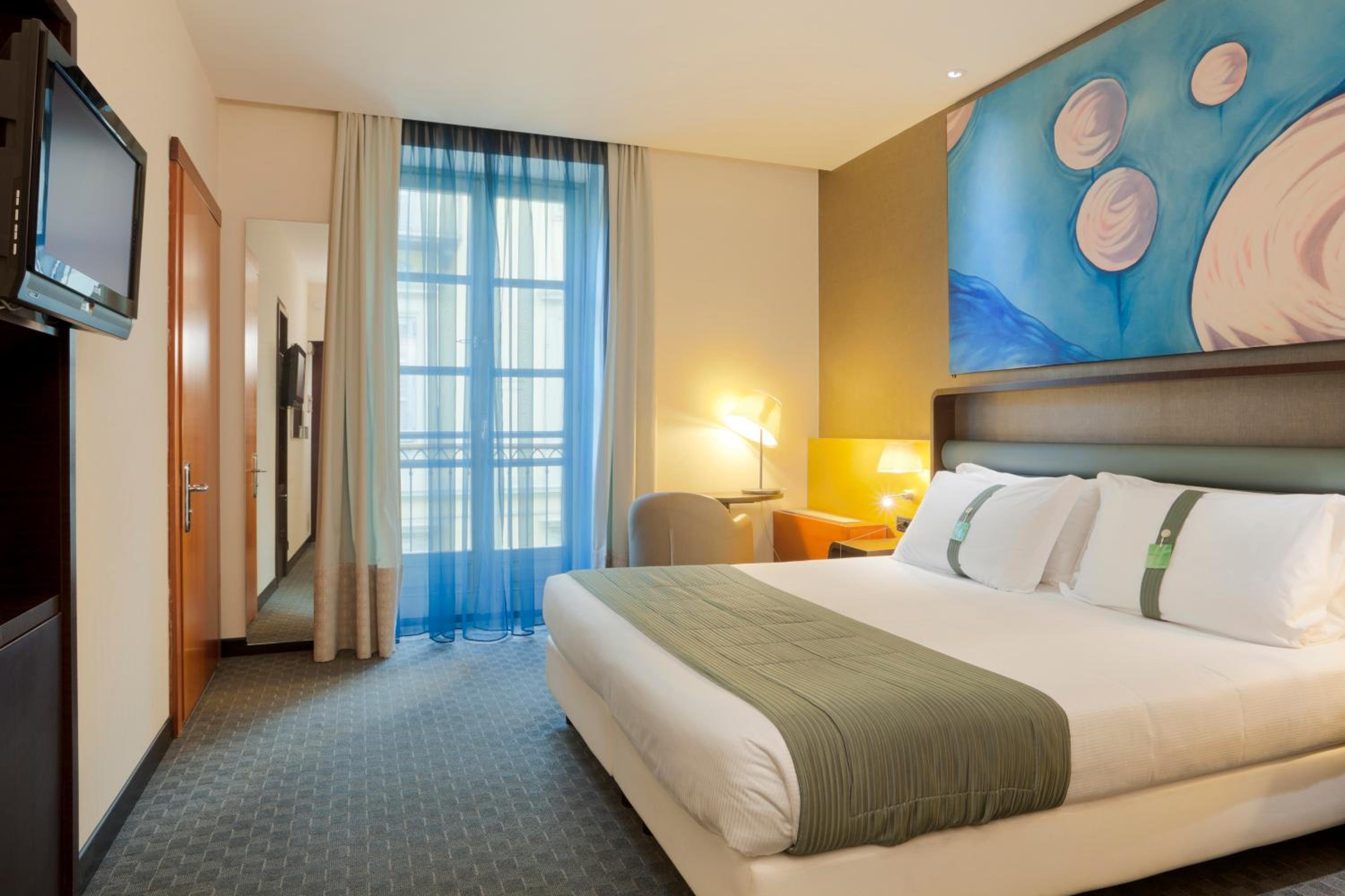 ROOM, TWIN BEDS