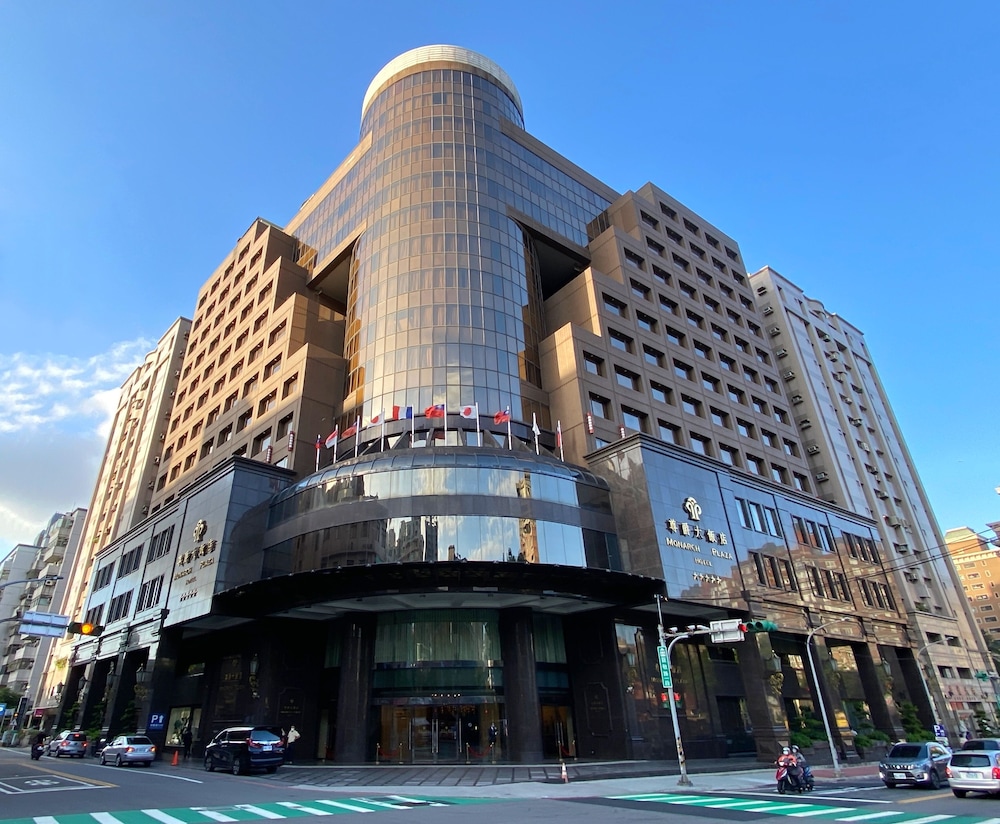 Monarch Plaza Hotel 3/47