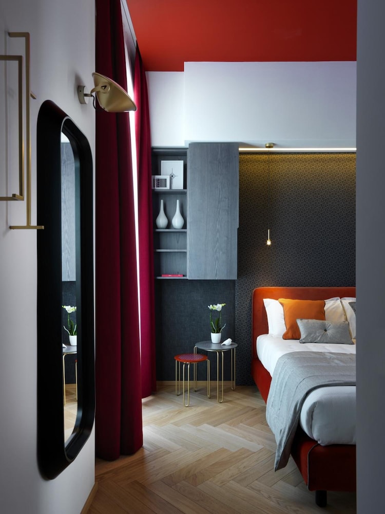 Conti Guest House 8/44