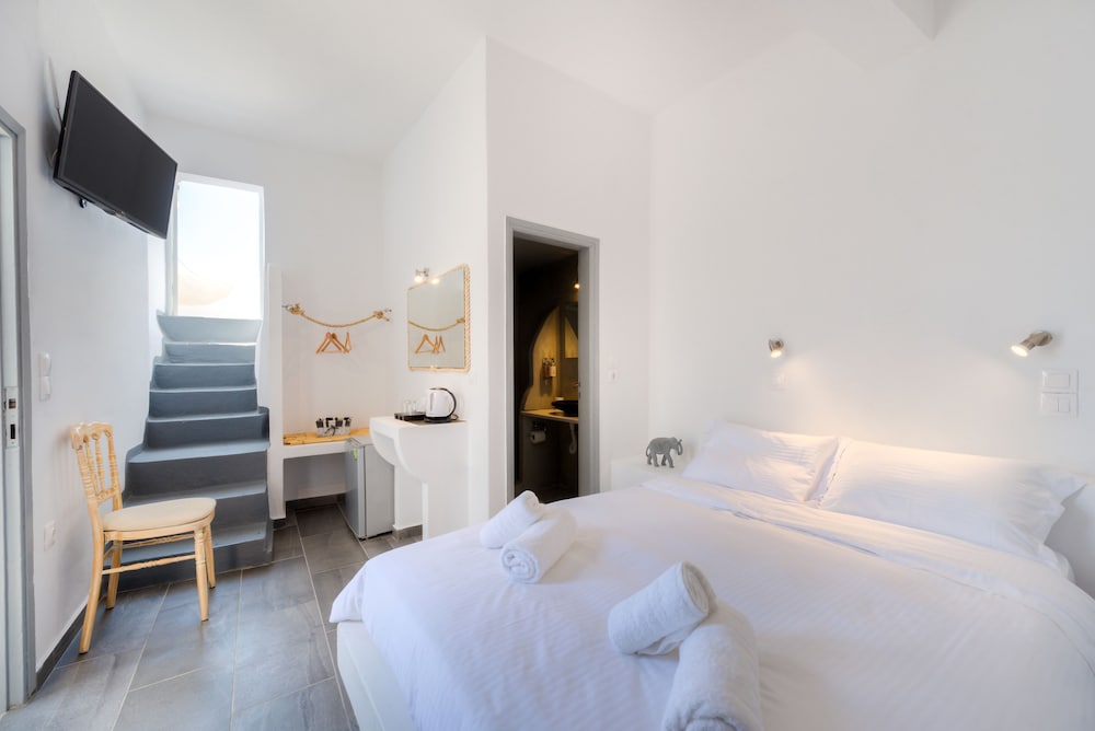 DELUXE, DOUBLE BED, CALDERA VIEW