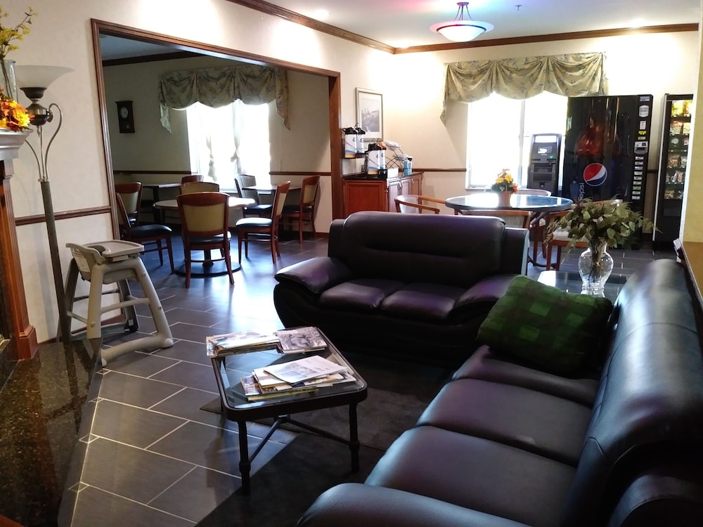 Baymont by Wyndham Waterford/Burlington WI 28/43