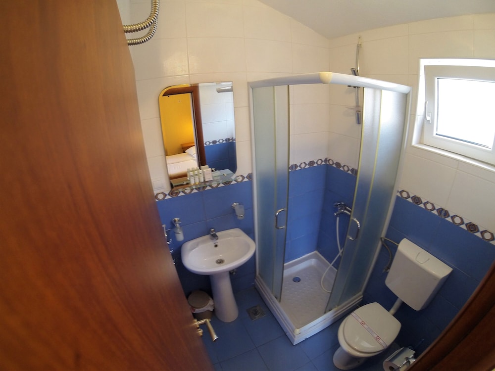 Martinovic Rooms 35/41