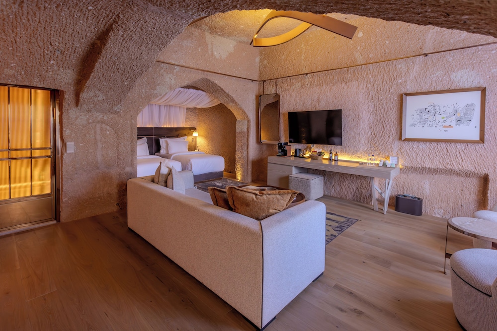 Alfina Cave Hotel 33/50
