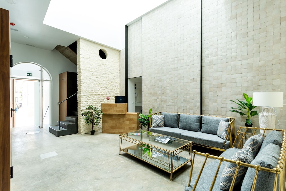 La Puerta de Palacio - Adults Only 24/34