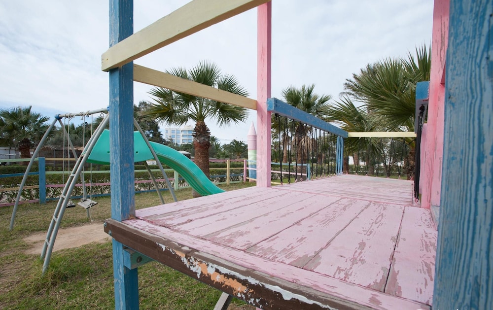 Thapsus Beach Resort 19/48