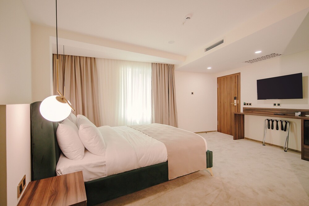 Orden Hotel 10/20
