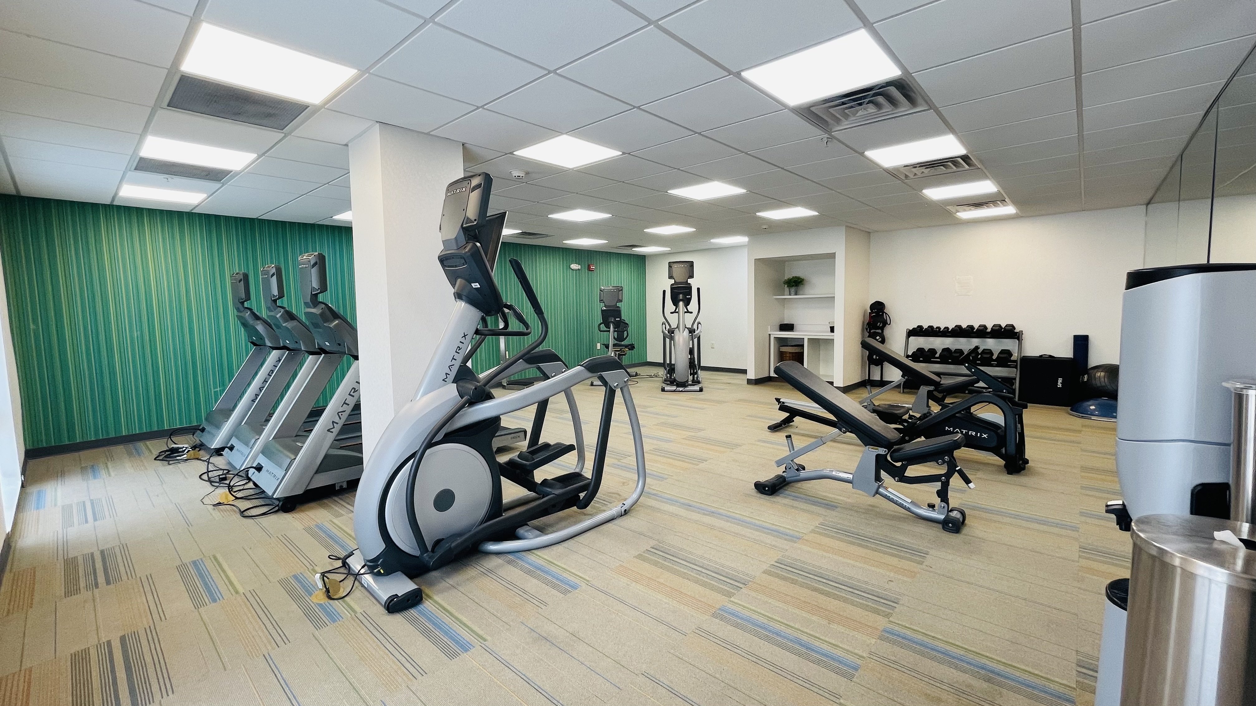 Holiday Inn Express Suites Columbus North 36/54