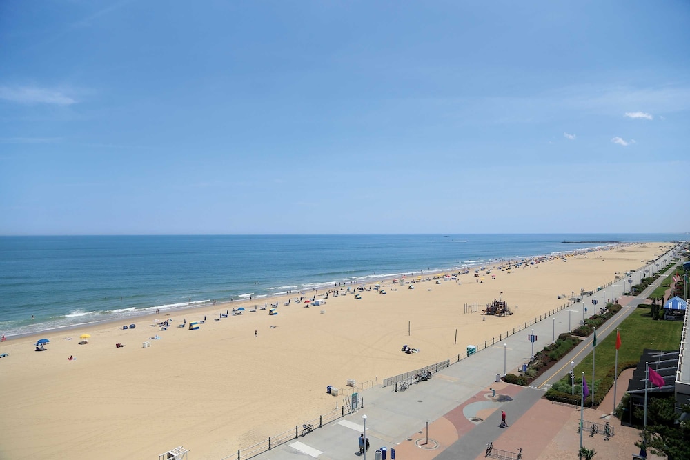 Surfbreak Oceanfront Hotel, Ascend Hotel Collection 56/61