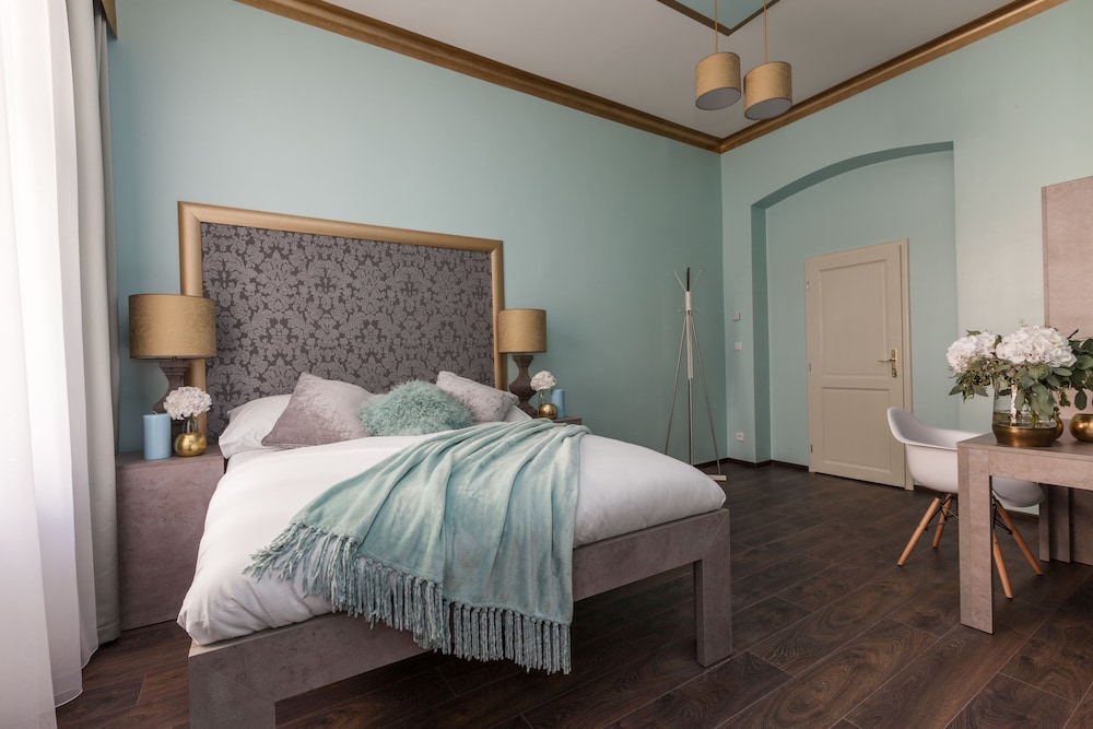 Gorgeous Prague Rooms 11/60