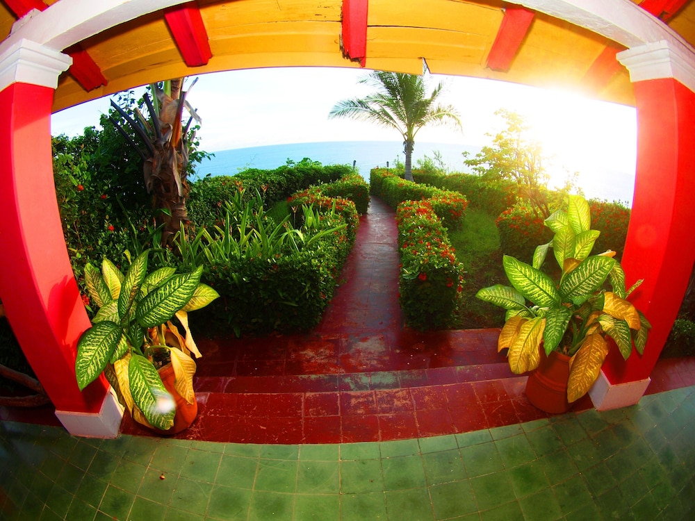 Los Flamingos Hotel 36/47