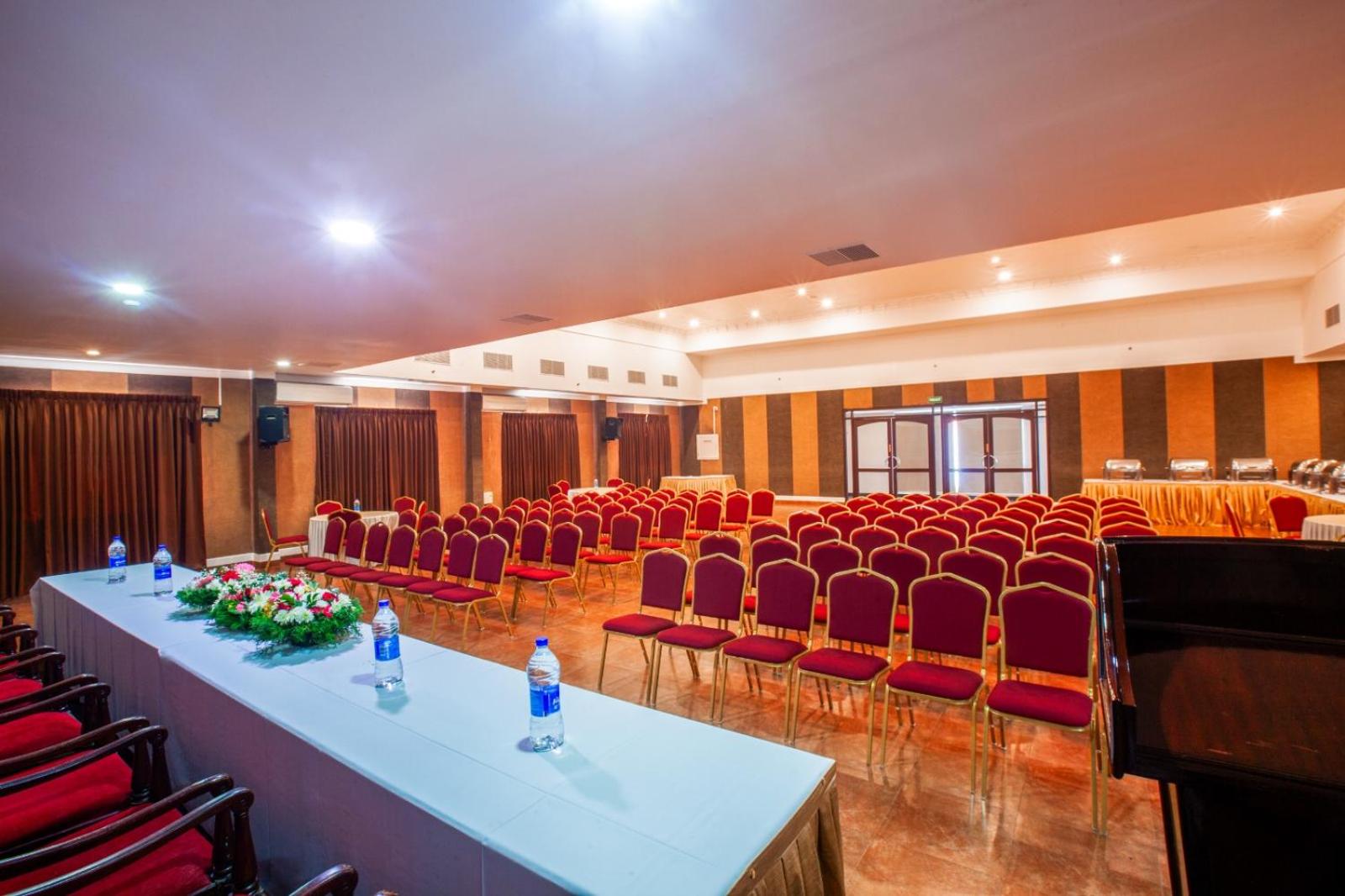 HOLIDAY HOTEL CHERAI 22/28