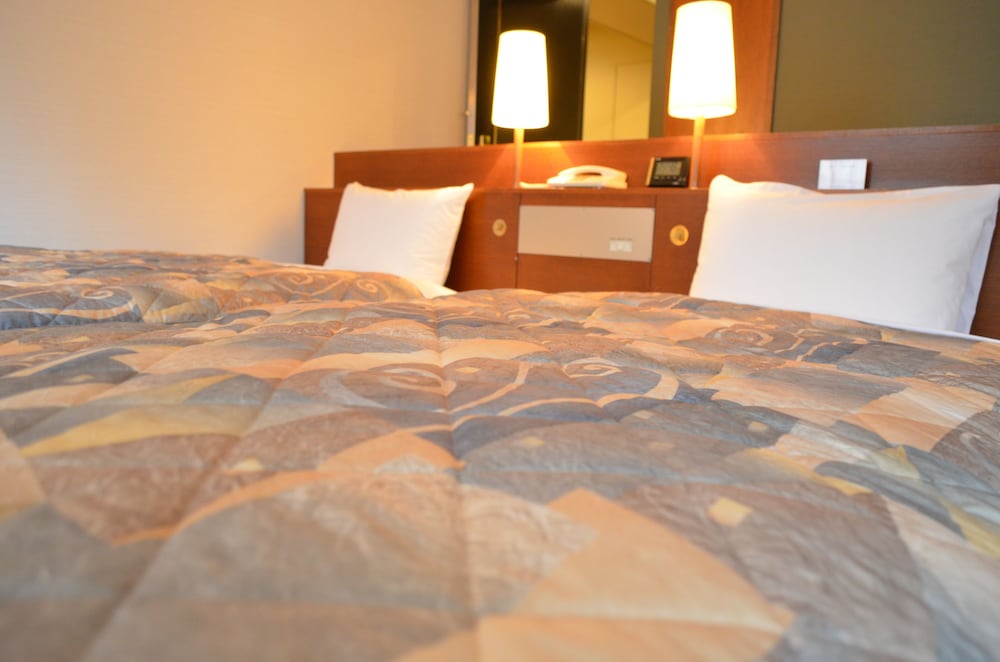 Yokohama Mandarin Hotel 47/50