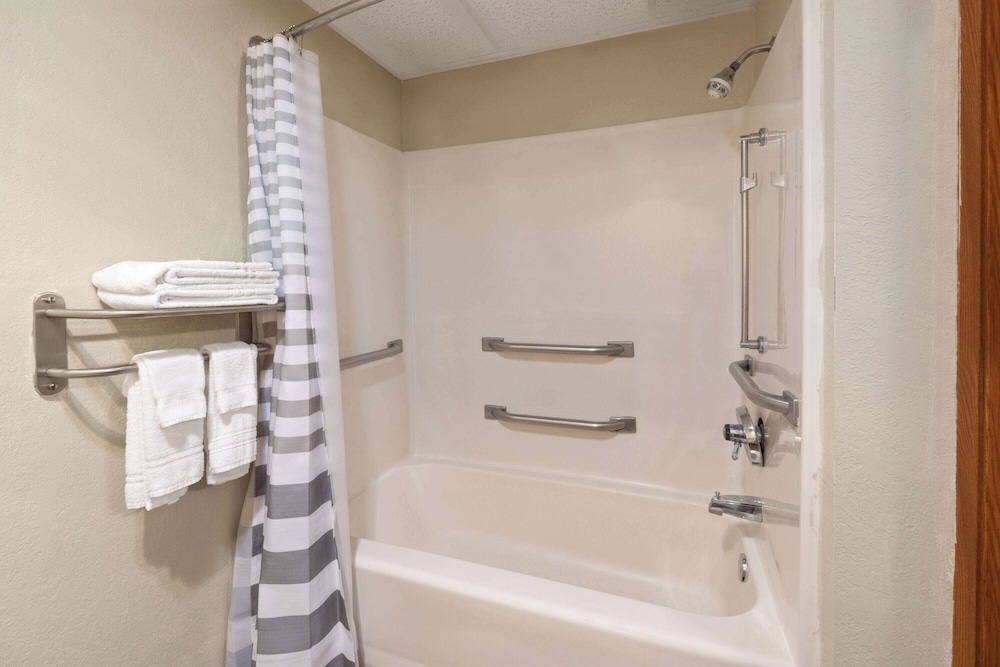 Travelodge By Wyndham Redwood Falls 30/30