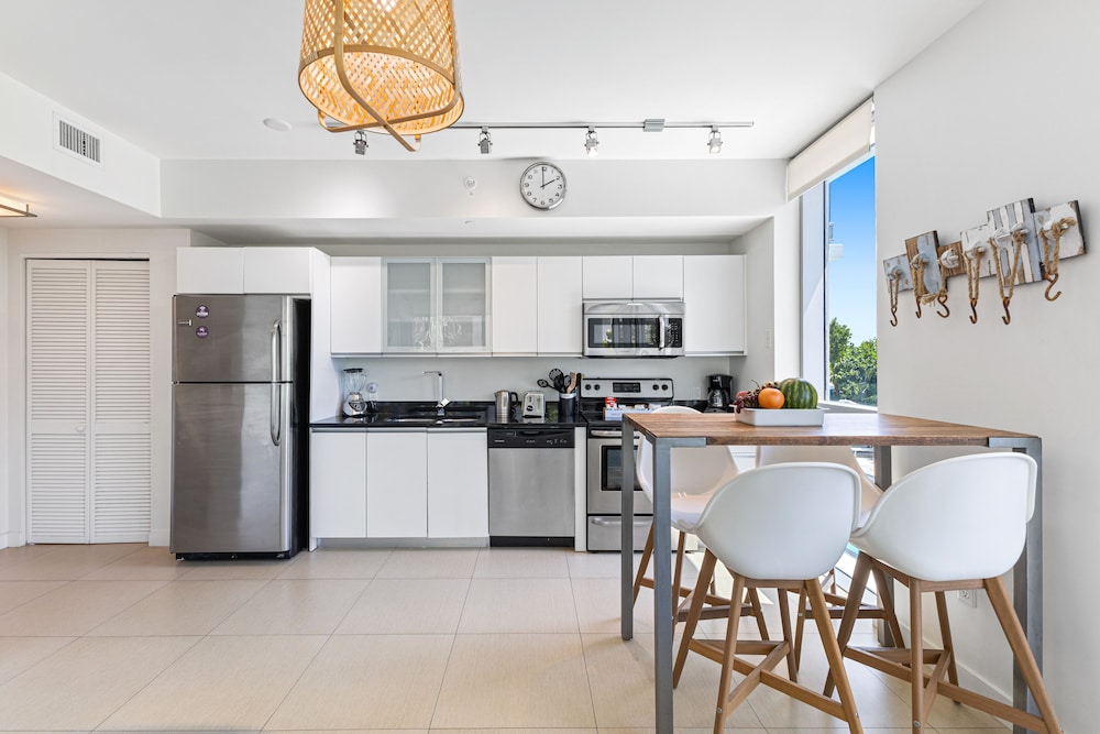 Dharma Home Suites Miami At Monte Carlo 5/53