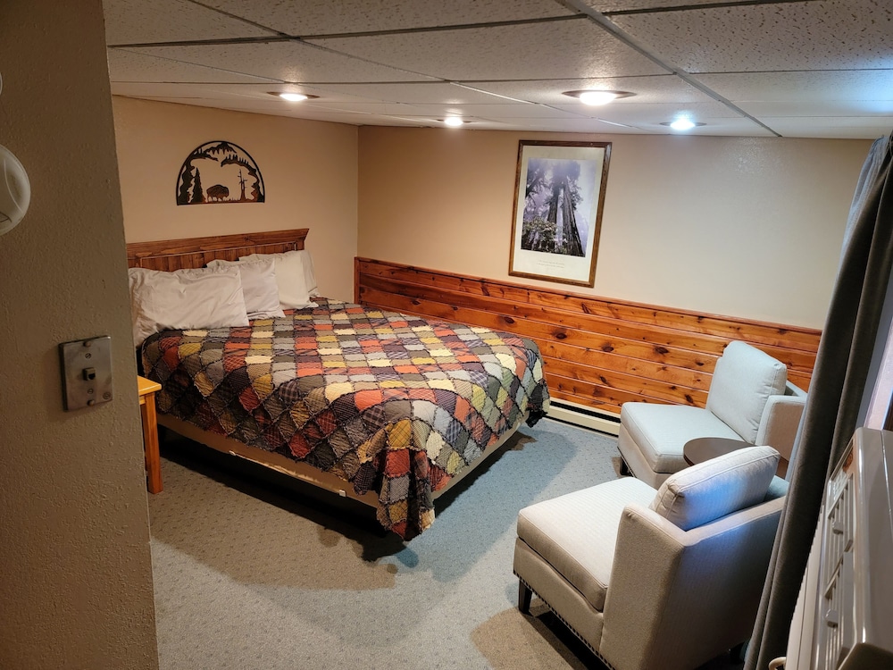 Hulett Motel 4/37
