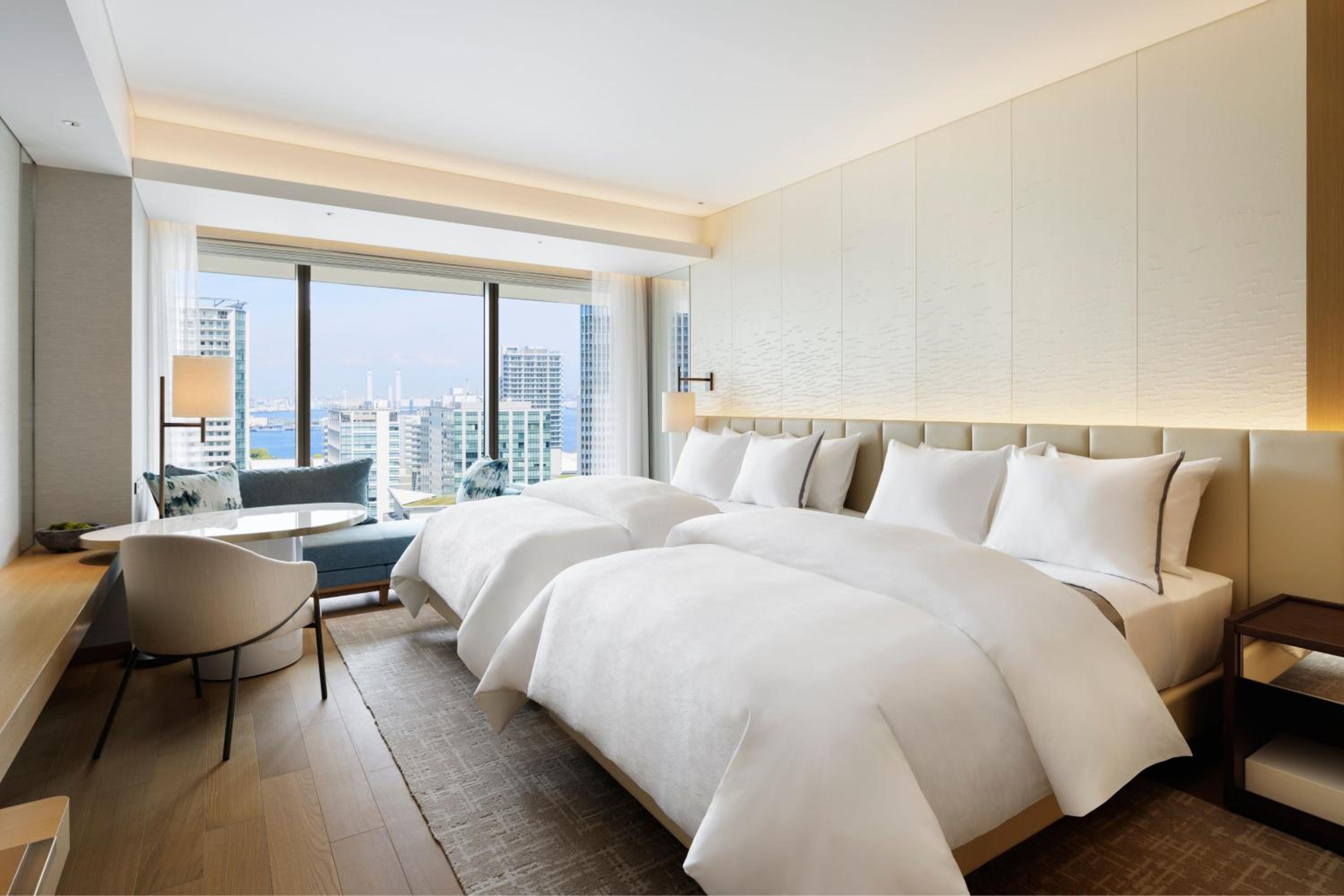 Room, 2 Double Beds, City View, Bay Side