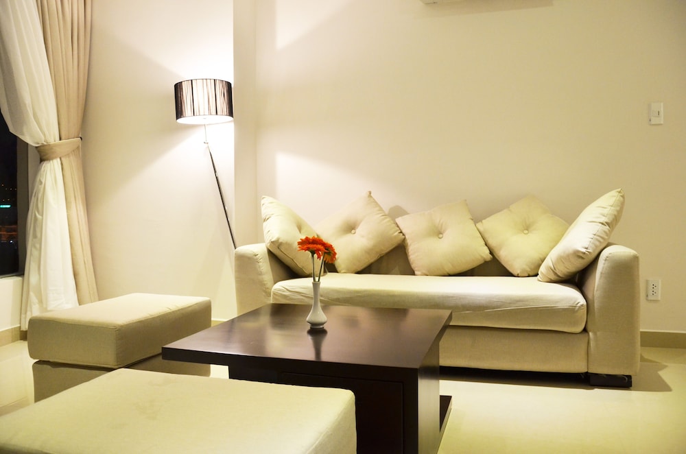 D C Hotel 30/56