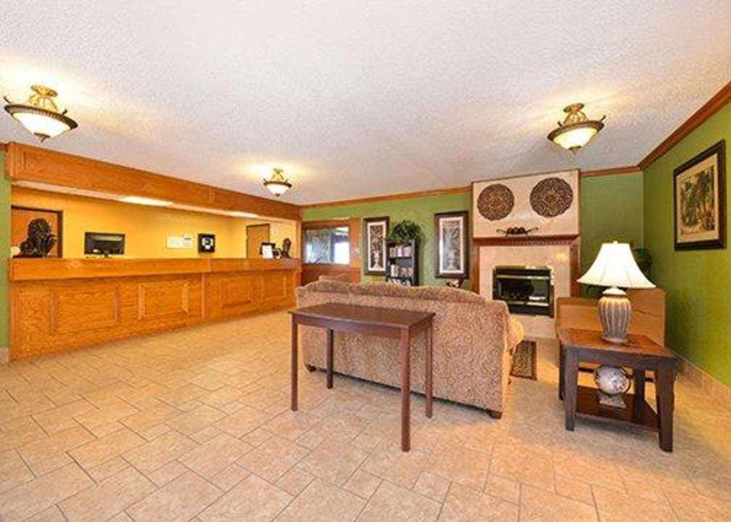Quality Inn & Suites Grinnell near University 1/9
