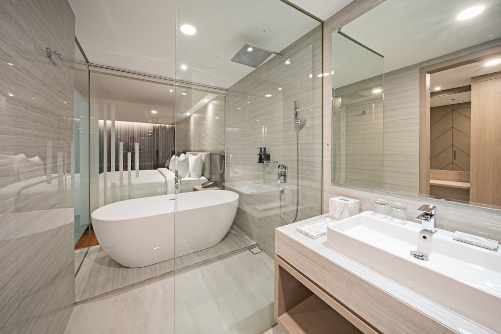Platinum Tunjungan Hotel 46/50