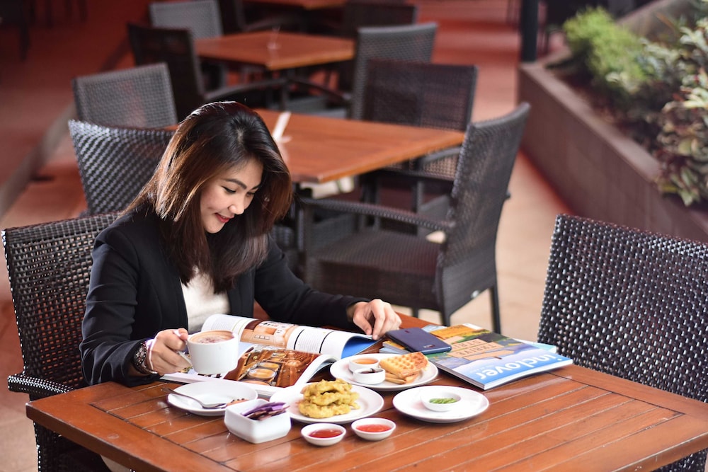 Vega Hotel Gading Serpong 48/65