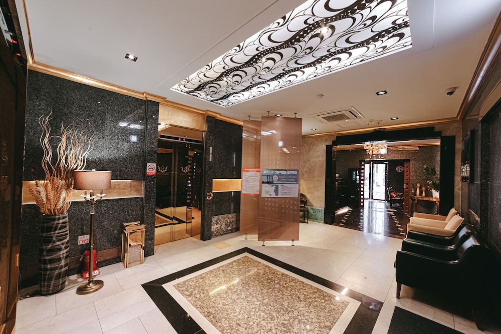 Hotel Gallery 4/50