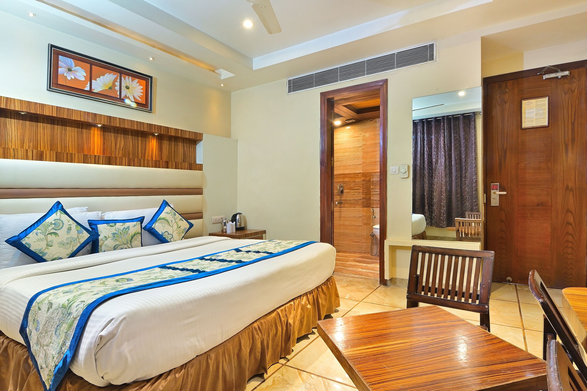 Super, Deluxe, Double Bed