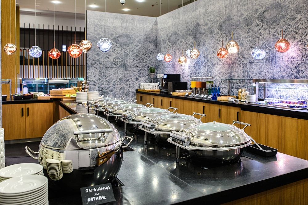 Courtyard By Marriott Warsaw Airport 50/62