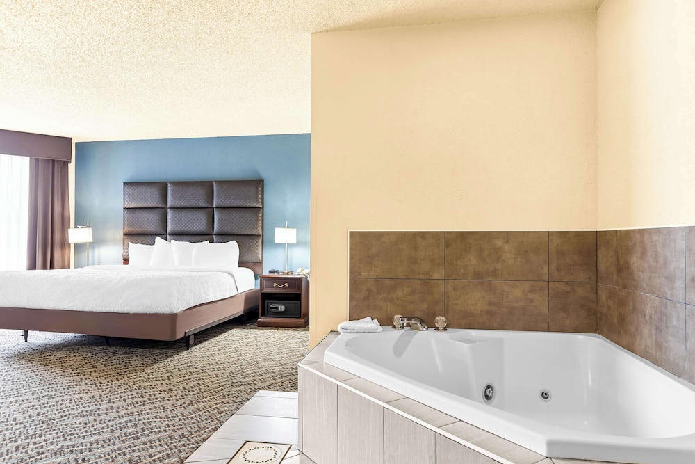 Best Western Holiday Manor 48/49