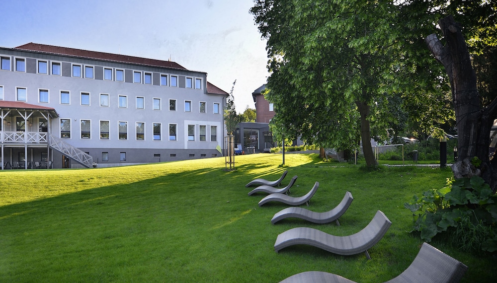 Hotel Pod Lipou 44/50