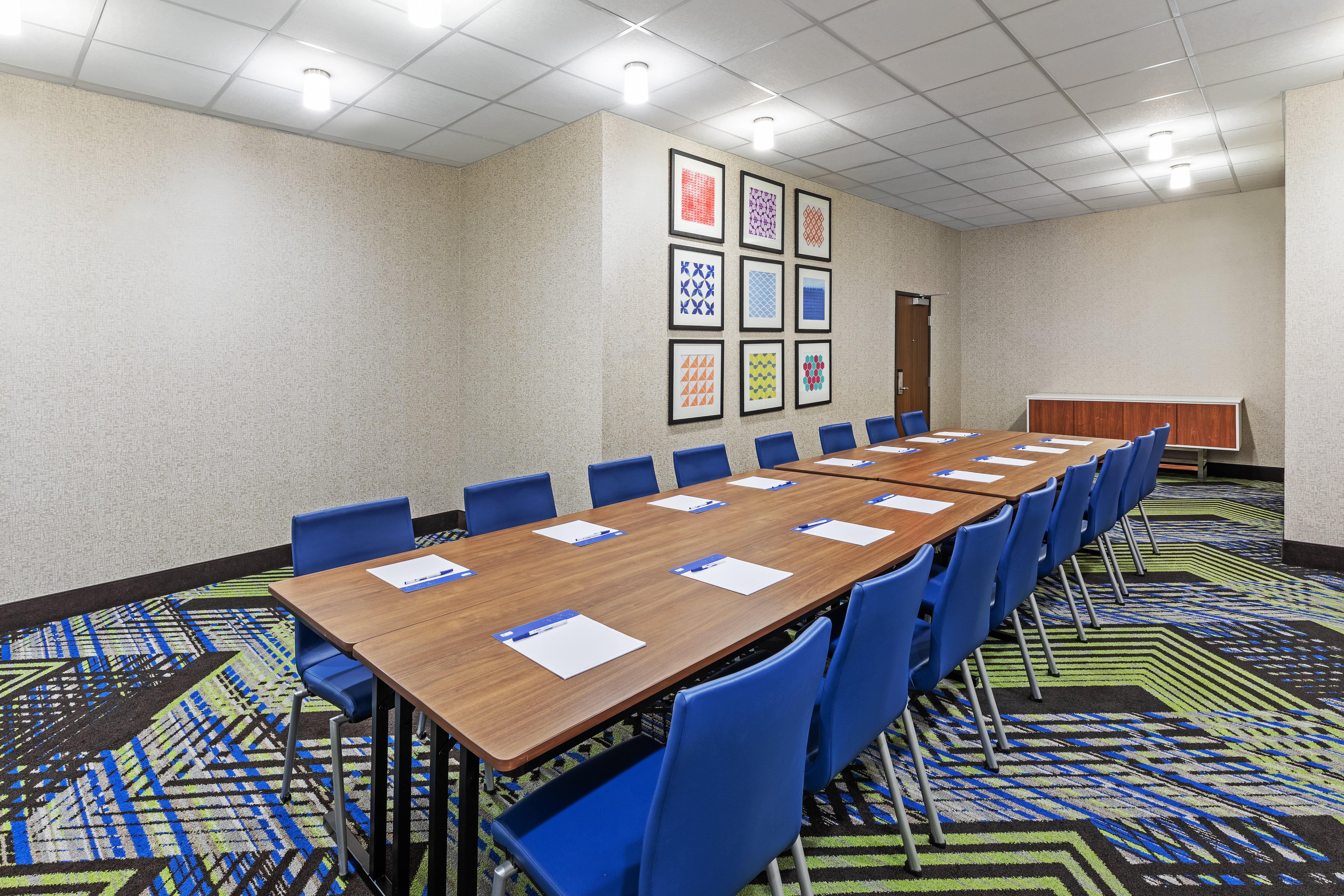 Holiday Inn Express & Suites Houston - N Downtown 46/48