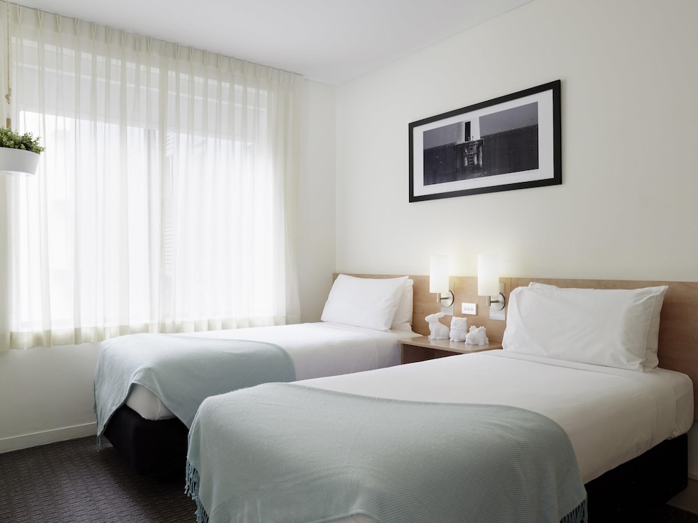 ibis Melbourne Hotel and Apartments 27/70