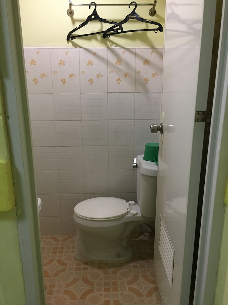 Hayward Travel Inn 17/55