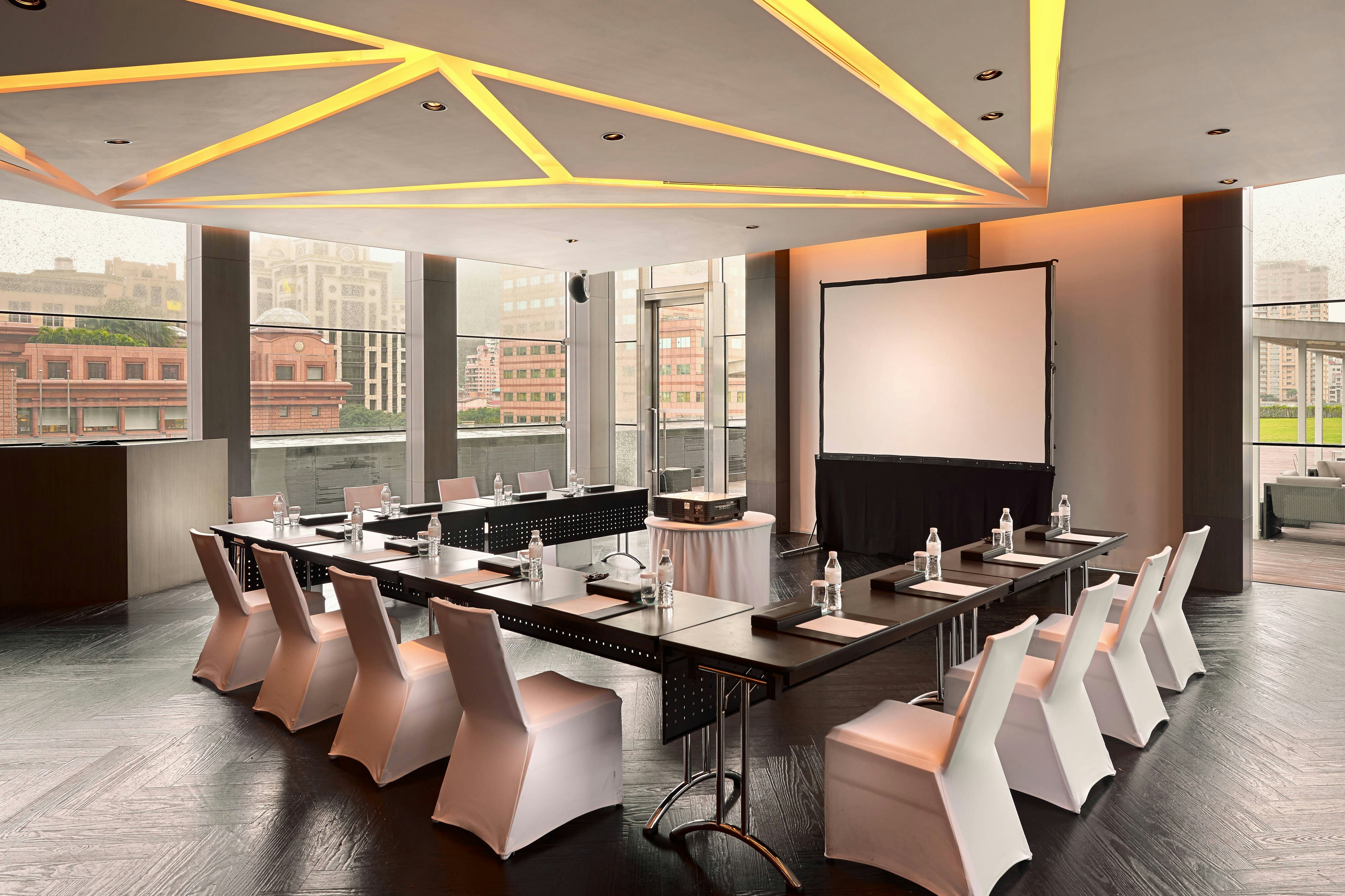 Le Meridien Taipei 42/46