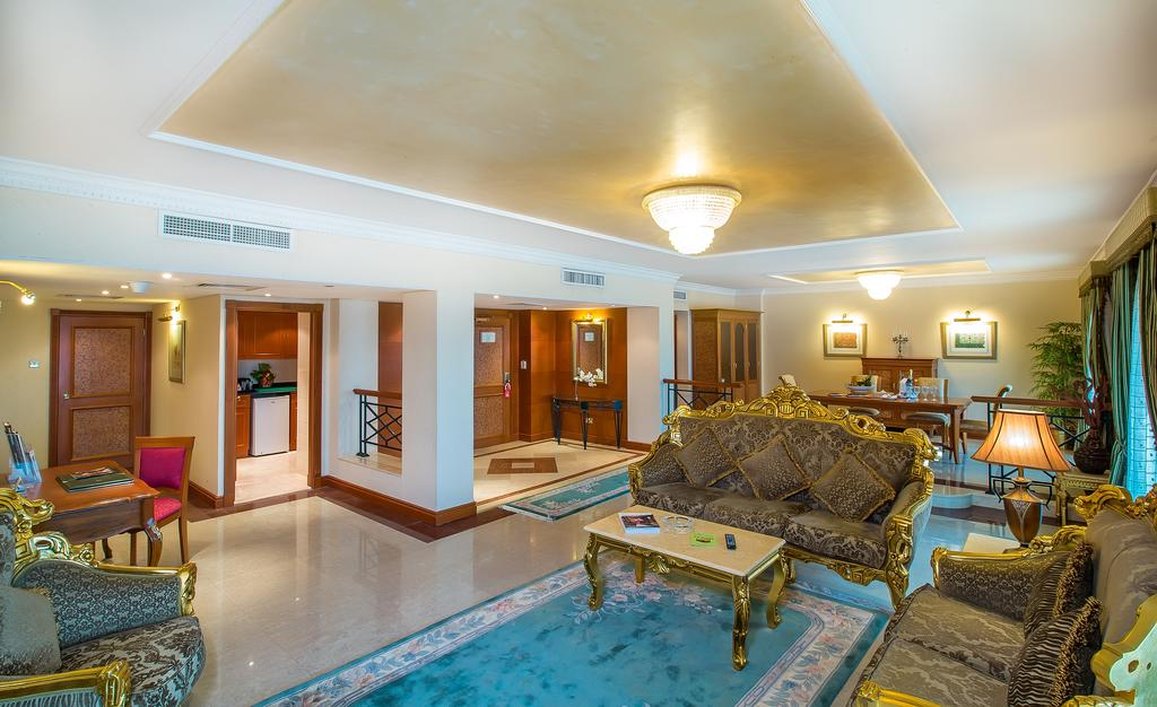 Hotel Holiday International Sharjah 14/25