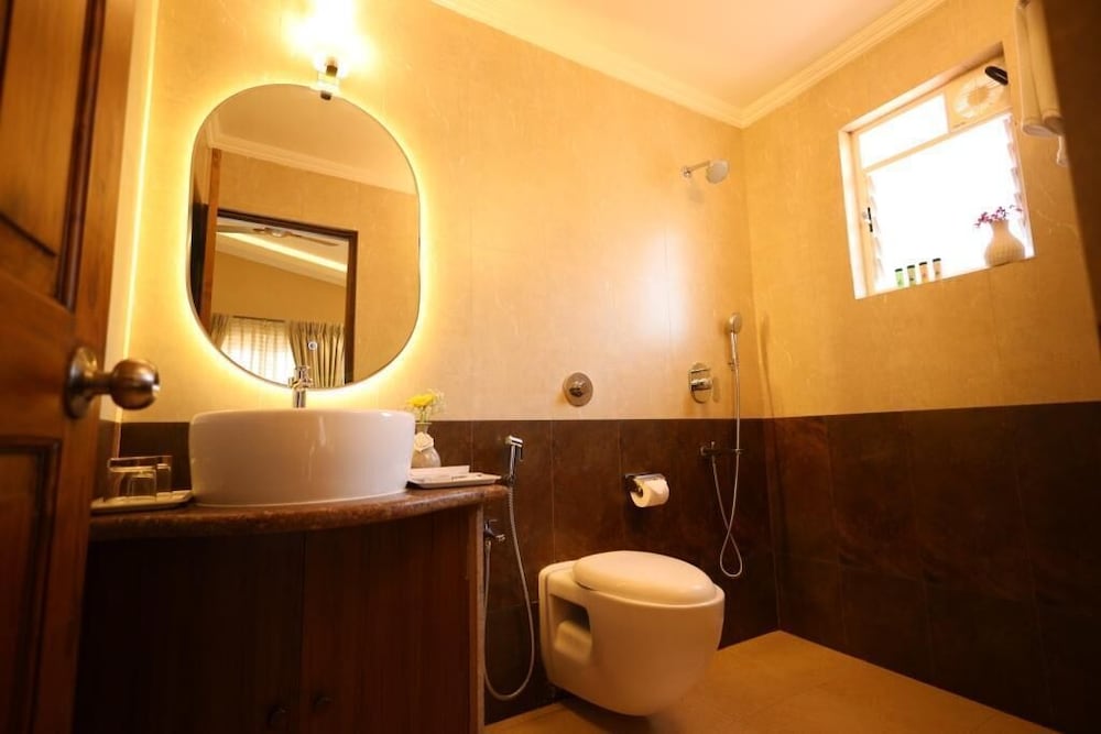 Foxoso Aaristo Baga Beach Resort 48/48