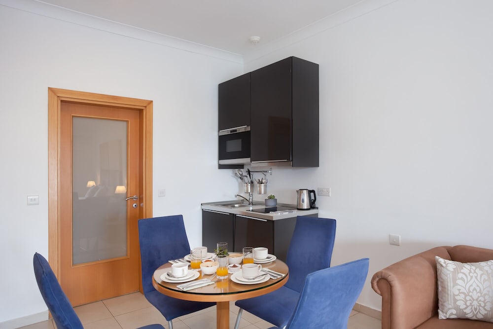Plaza Regency Hotels 29/50